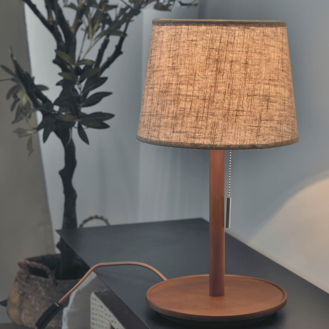 Delikatna Lampa Glow w Skandynawskim Stylu z Orzecha z Luksusowymi Akcentami Tkanin
