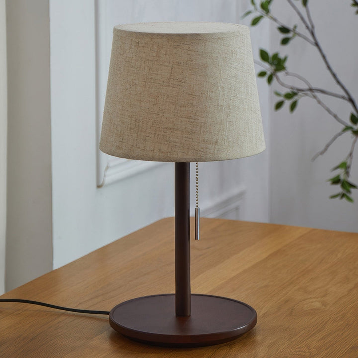 Delikatna Lampa Glow w Skandynawskim Stylu z Orzecha z Luksusowymi Akcentami Tkanin