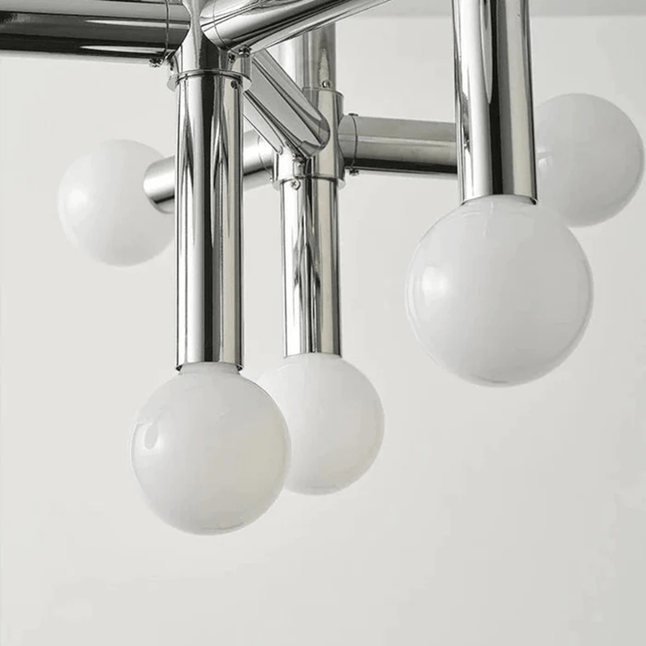 Lampa wisząca w skandynawskim stylu z szklanymi kulami
