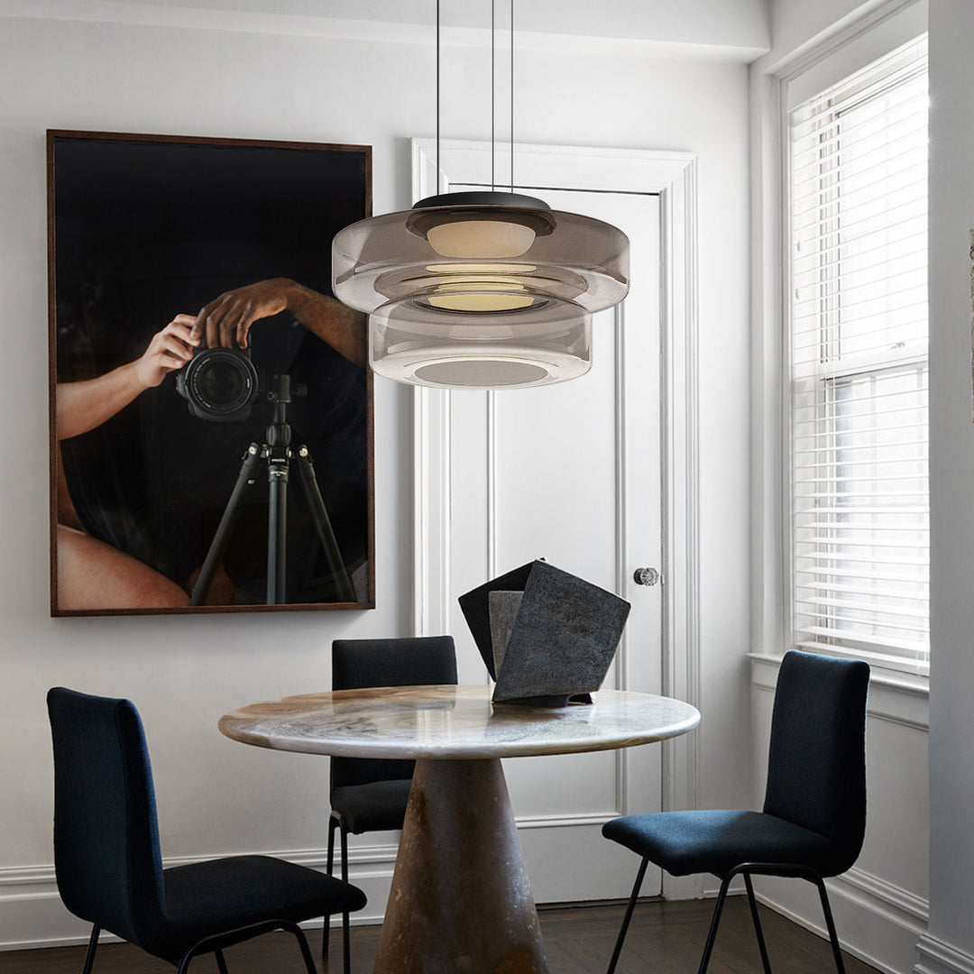 Szklane lampy wiszące w stylu Bauhaus