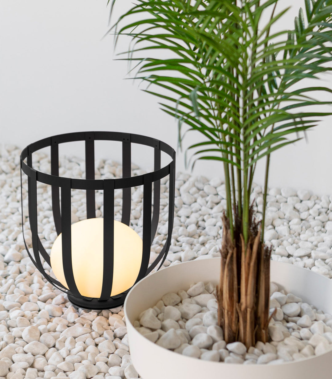 Luksusowa lampa ogrodowa z donicą