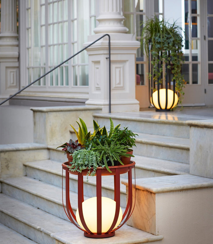 Luksusowa lampa ogrodowa z donicą