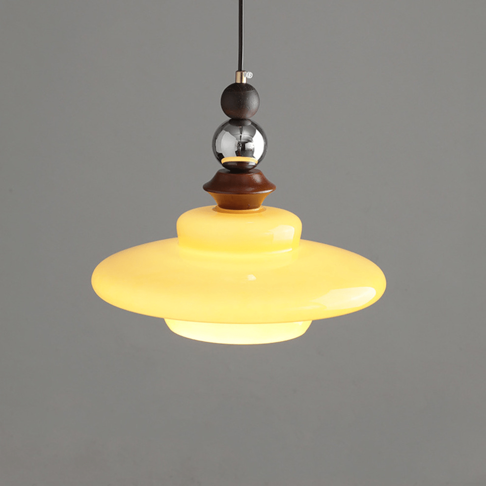 Szklana lampa wisząca w stylu vintage – ciepłe światło do jadalni