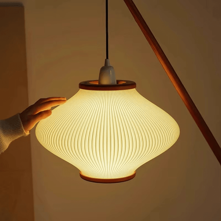 Lampa podłogowa w stylu średniowiecznym