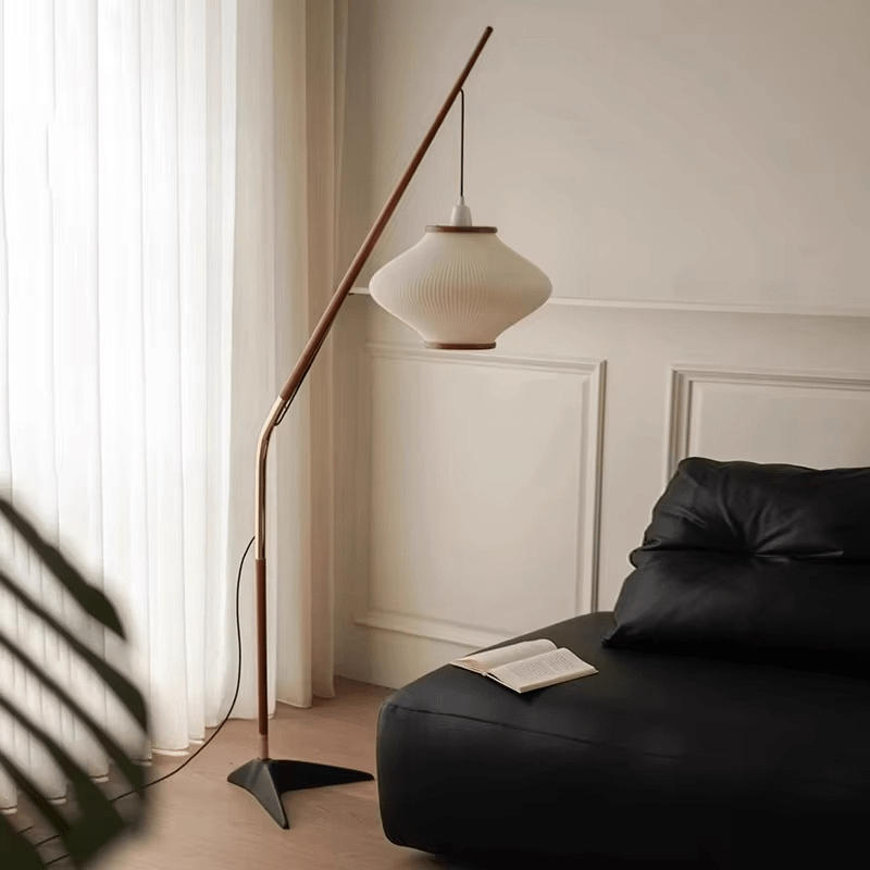 Lampa podłogowa w stylu średniowiecznym