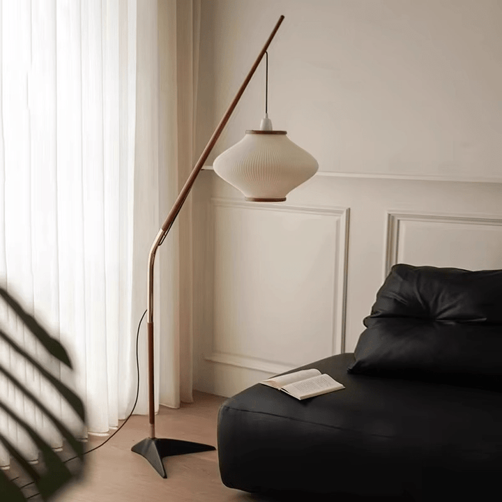 Lampa podłogowa w stylu średniowiecznym