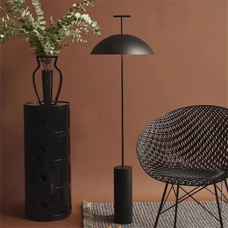 Minimalistyczna skandynawska lampa podłogowa