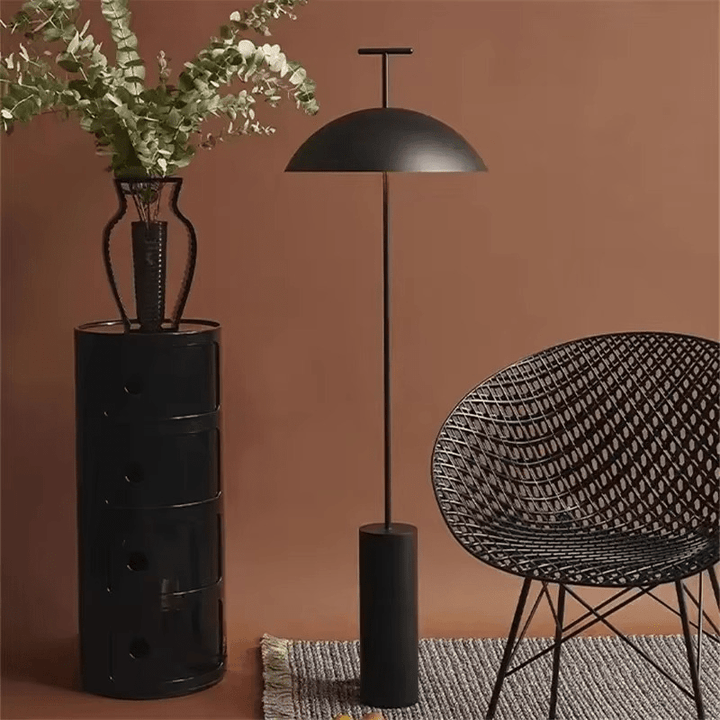 Minimalistyczna skandynawska lampa podłogowa
