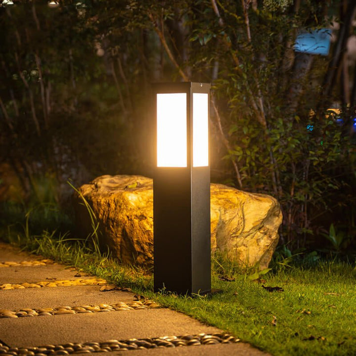 Nowoczesna lampa ogrodowa na energię słoneczną