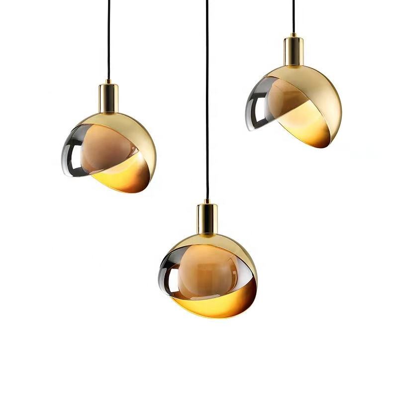 Nowoczesna złota szklana lampa wisząca