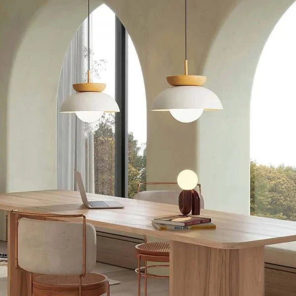Skandynawska lampa wisząca półdrewniana