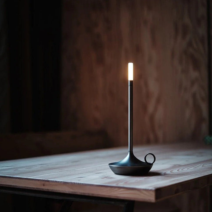 Nordycka lampa stołowa LED – designerska lampa kandelarowa