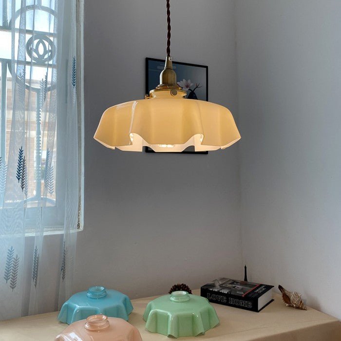 Retro Szklana Lampa Wisząca w Kształcie Kwiatu