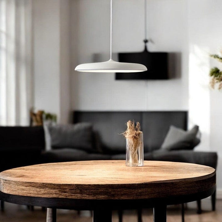 Lampa wisząca w stylu skandynawskim
