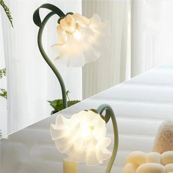 Vintage regulowana lampa stołowa w kształcie kwiatu