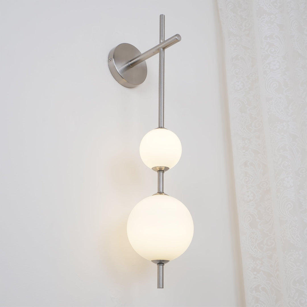 Pionowa Lampa Ścienna z Szklaną Kulą
