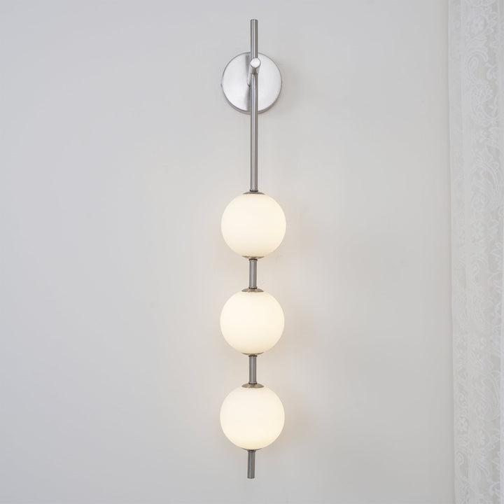 Pionowa Lampa Ścienna z Szklaną Kulą