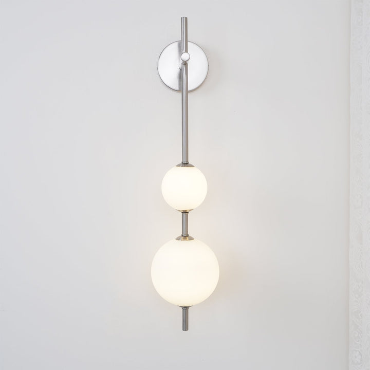 Pionowa Lampa Ścienna z Szklaną Kulą