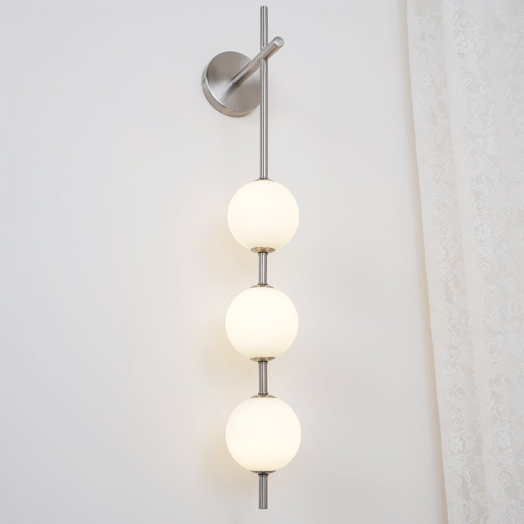 Pionowa Lampa Ścienna z Szklaną Kulą