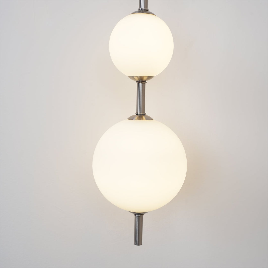 Pionowa Lampa Ścienna z Szklaną Kulą