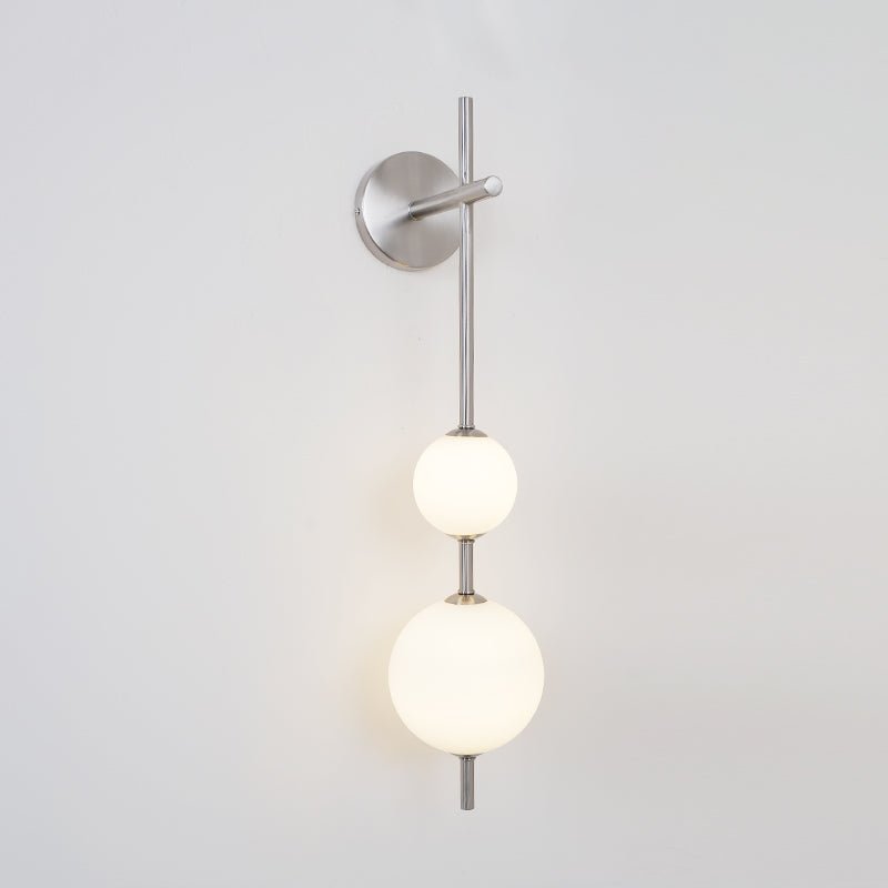 Pionowa Lampa Ścienna z Szklaną Kulą