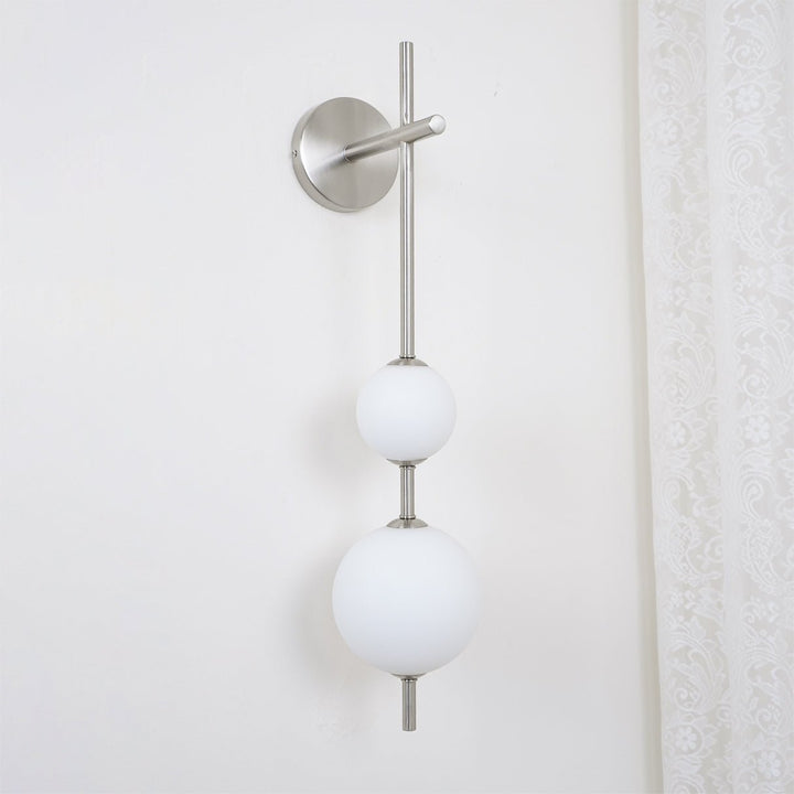 Pionowa Lampa Ścienna z Szklaną Kulą