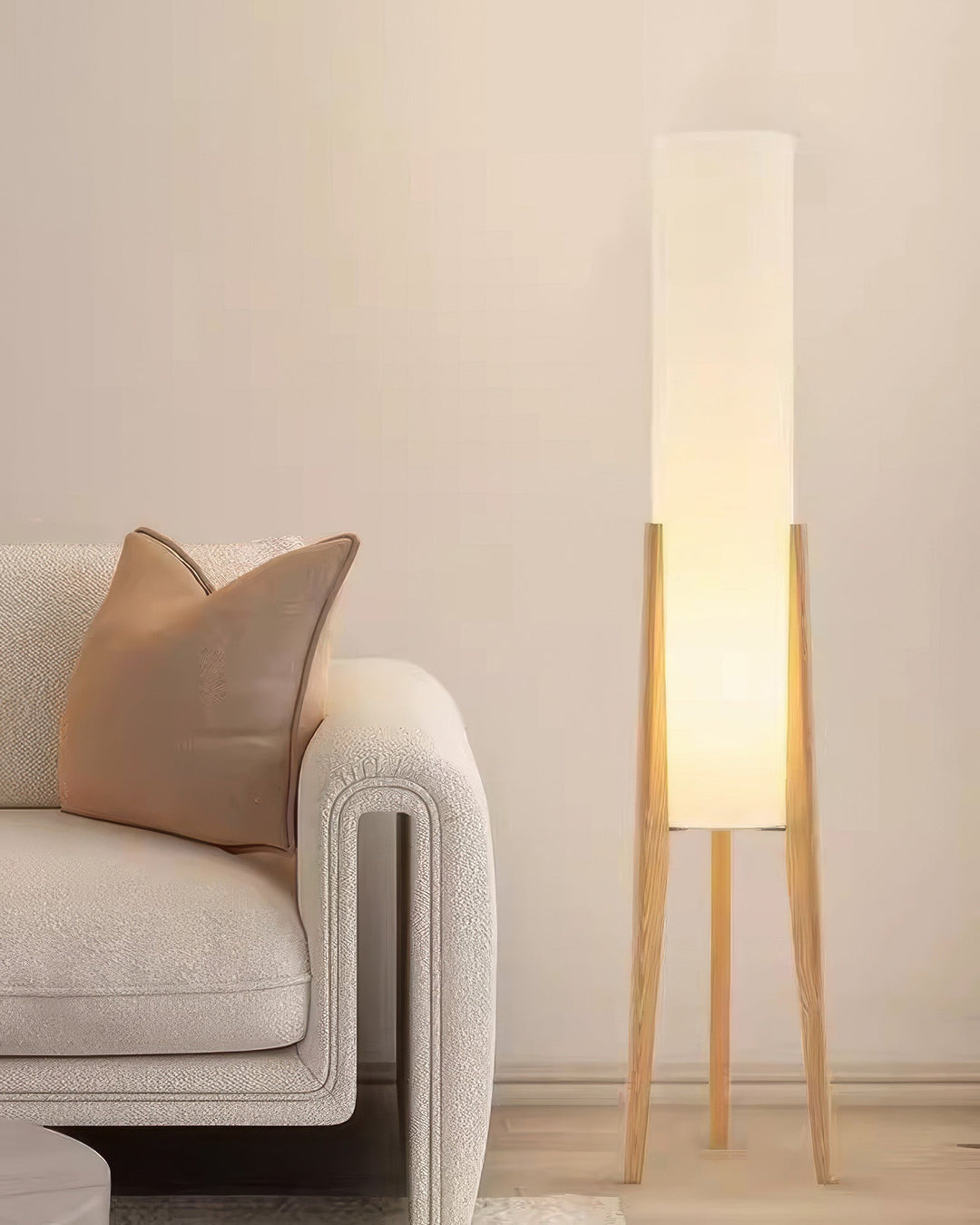 Lampa podłogowa z orzecha - sztuka z litego drewna