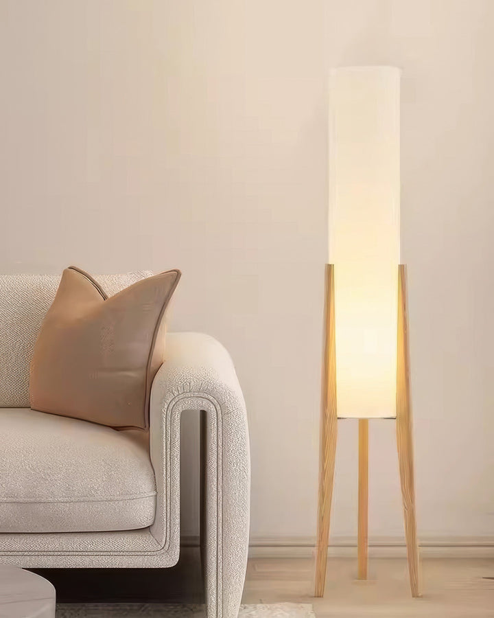 Lampa podłogowa z orzecha - sztuka z litego drewna