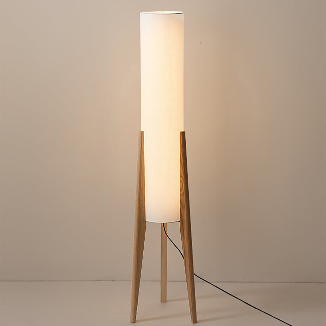 Lampa podłogowa z orzecha - sztuka z litego drewna