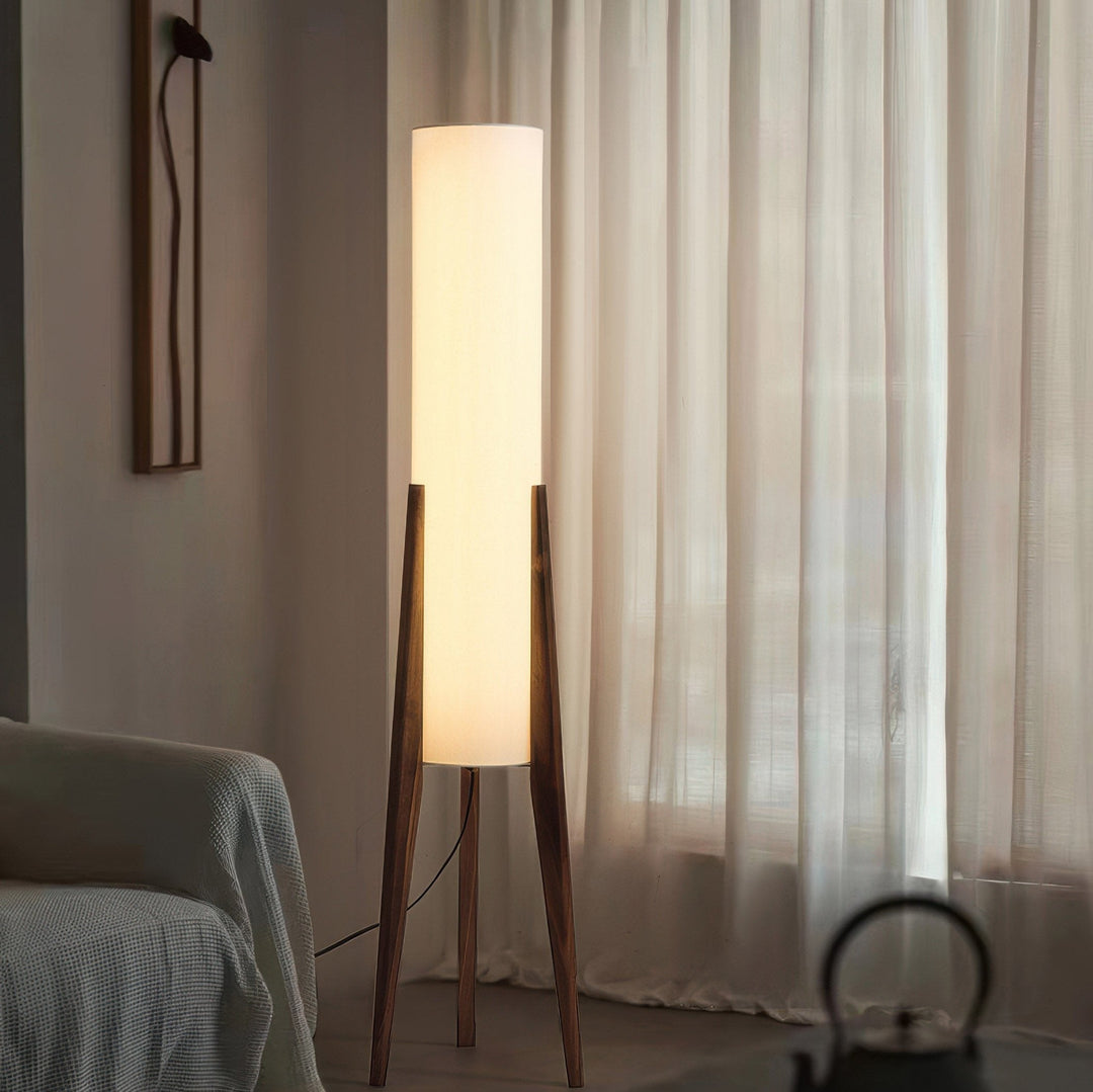 Lampa podłogowa z orzecha - sztuka z litego drewna