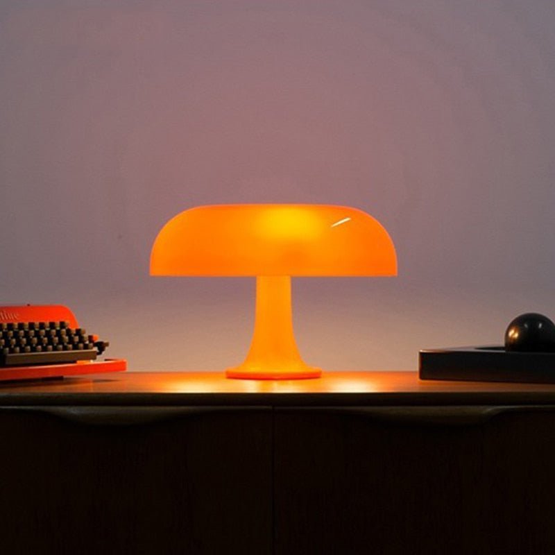 Lampa stołowa w kształcie grzyba w stylu minimalistycznym