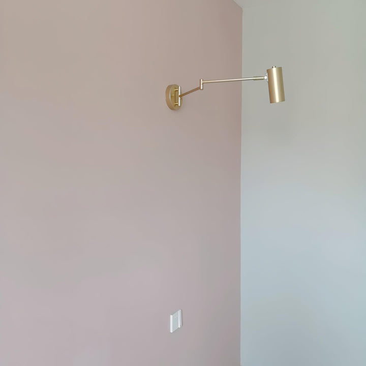 Lampa ścienna z ruchomym ramieniem
